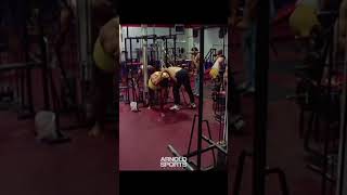Behind the scenes footage of Arnold doing overheard tricep extensions while filming Pumping Iron 💪🔥
