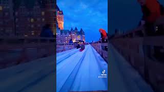 MUST A FAIRE A QUÉBEC CITY PRES DU CHATEAU FRONTENAC!!! La glissade de la terrasse Dufferin ​⁠