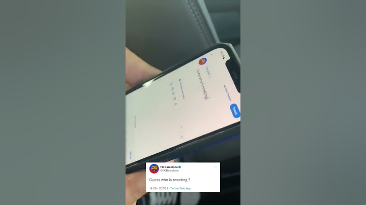 Robert Lewandowski tweets from the official FC Barcelona account (funny moment)