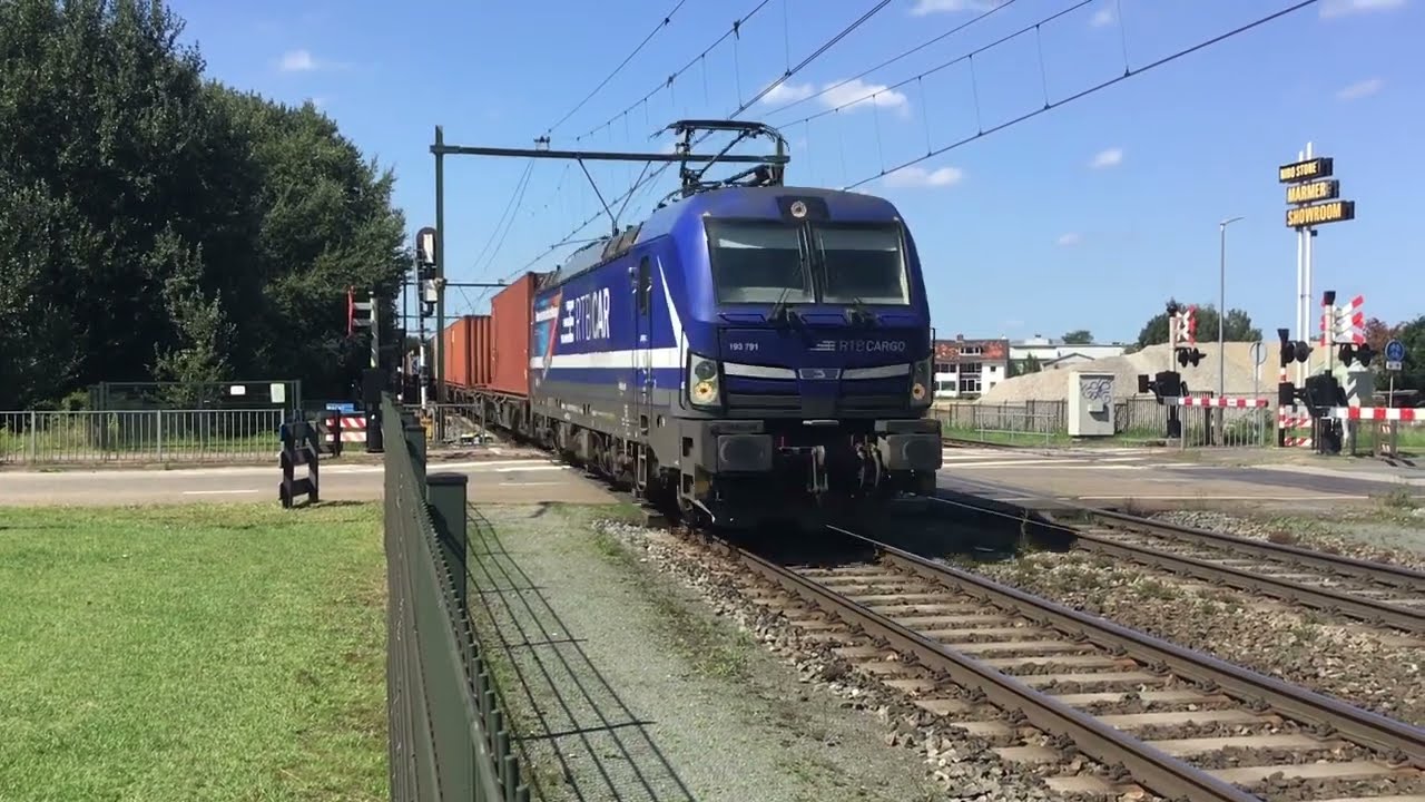 Top Trainspot of the day, August 20-2023 at Blerick the Netherlands 👍👍👍👍👍👍🚂🚂 2 Vectron’s RTB-Cargo!!