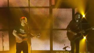 11/16 Ed Sheeran and Passenger - Hearts on Fire (Live @ Hammersmith Apollo in London, 15.10.2012)