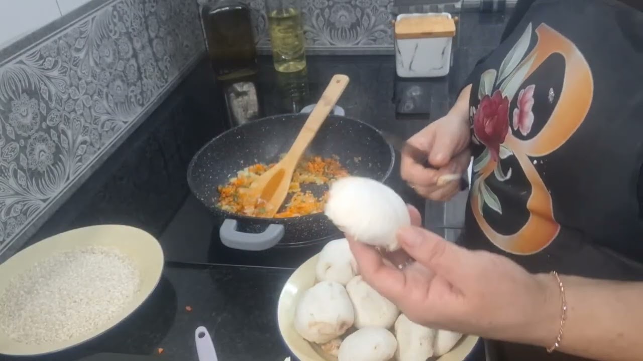 Cocina de aprovechamiento, pollo de corral con arroz y champiñones