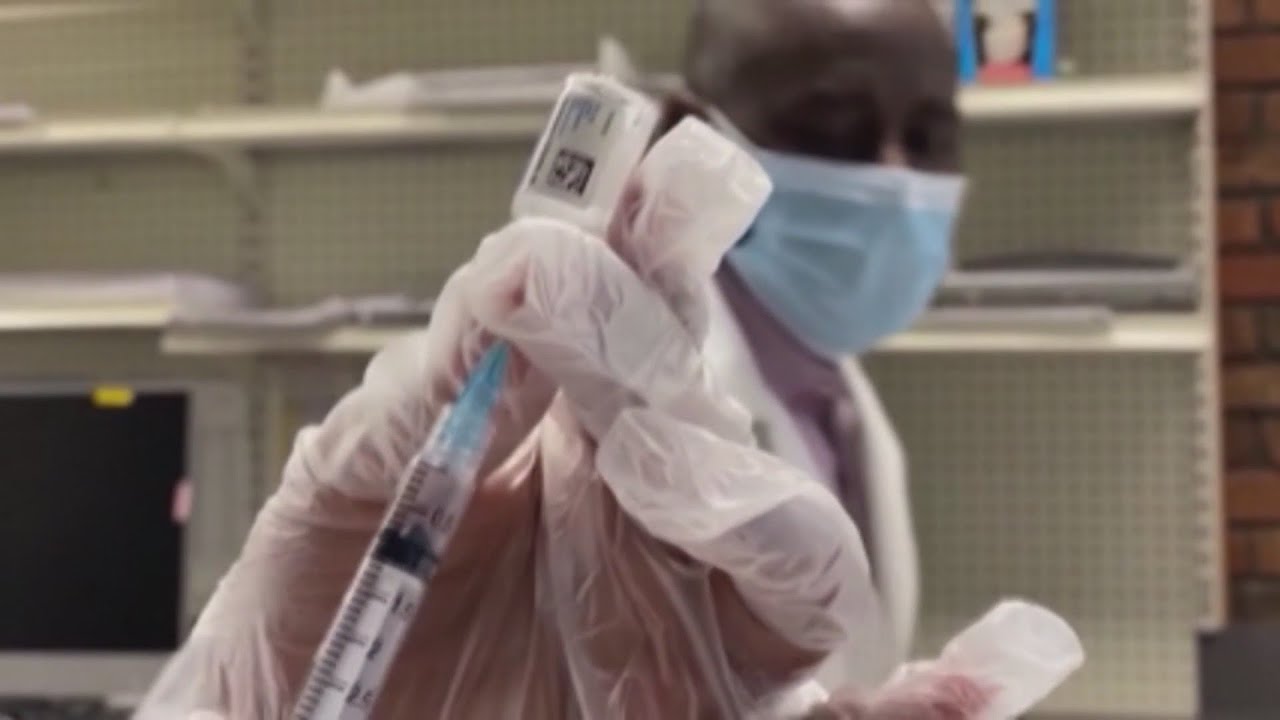 FDA approves COVID booster shots targeting Omicron subvariants - YouTube