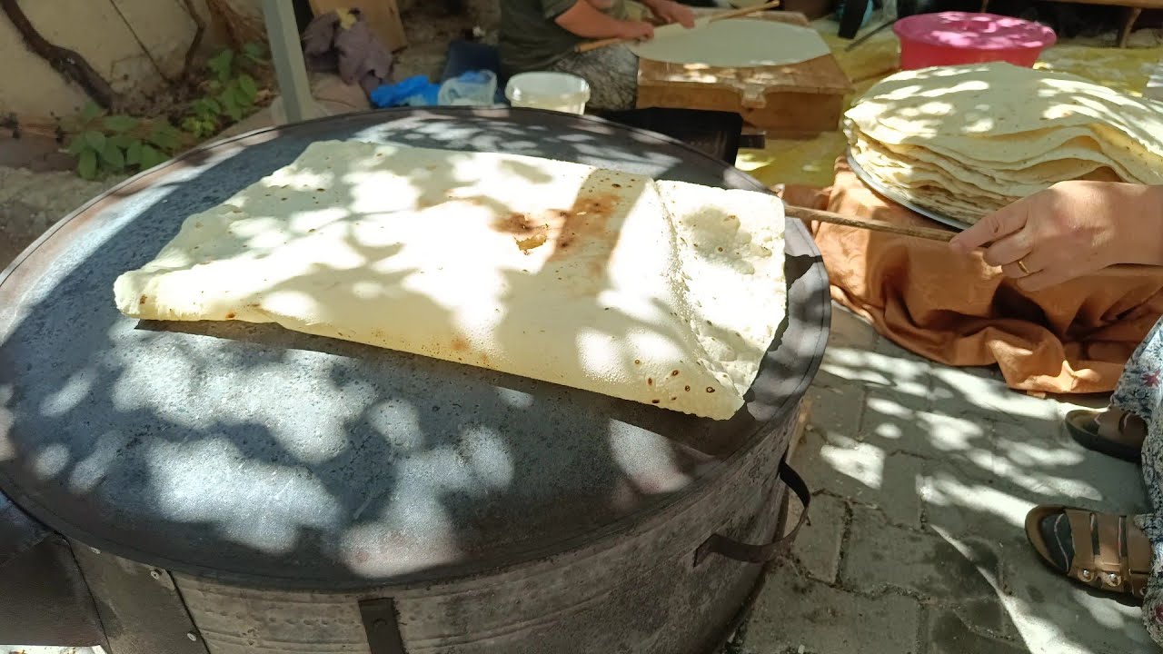 العودة لليوتيوب وسبب الغياب . أجواء جيراني الاتراك بتجهيز الخبز المرقوق😍