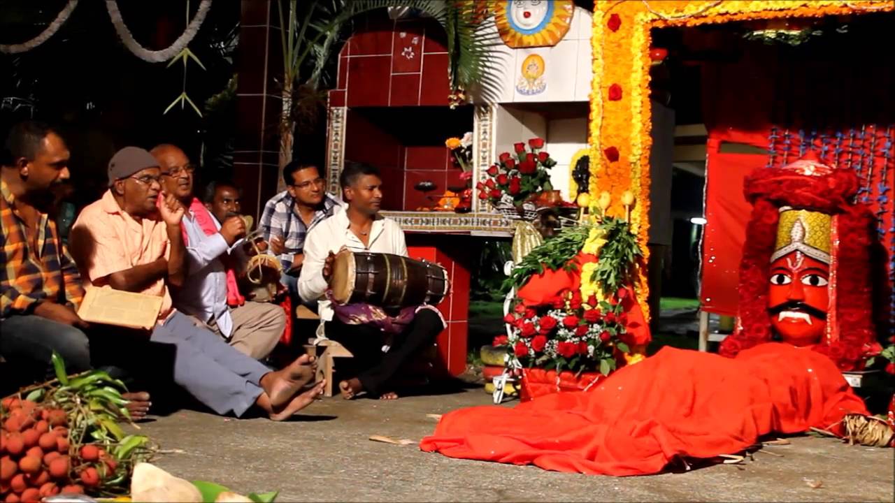 Marche sur le feu 2015 Chapelle Front-Mer St-Suzanne