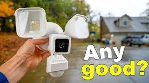 Roku Floodlight Camera SE Review – The Best Outdoor Security Light & Camera in One!