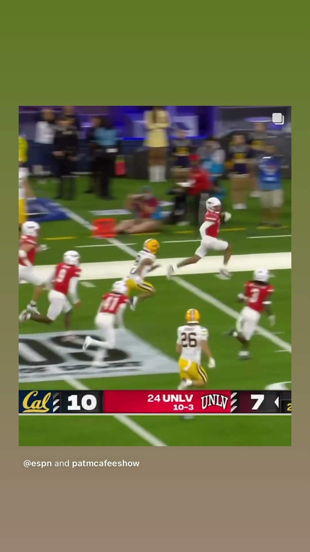 The fake punt #hoodnews #cal #unlv #unlvrebels #football #omg #fake #punter #wow #how #wtf #sports