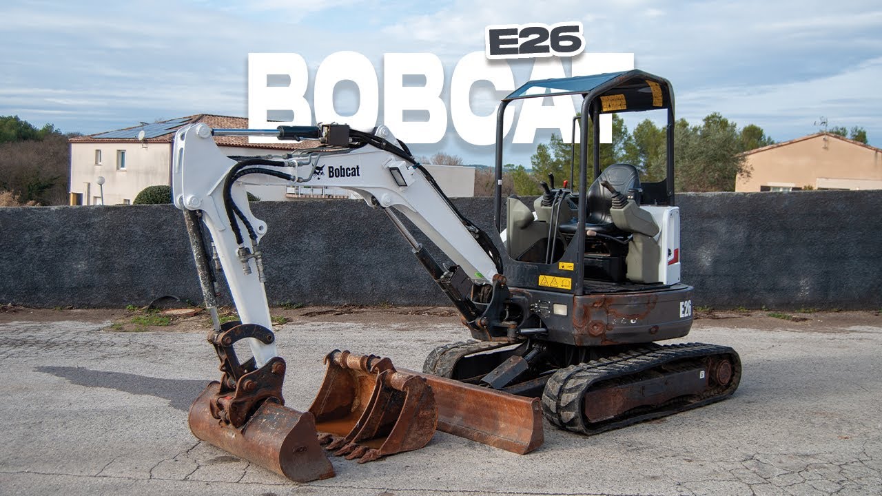 PRESENTATION MINI PELLE BOBCAT E26