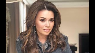 Красивая семья: Анастасия Заворотнюк поделилась редким фото с мужем и тремя детьми Красивая семья: Анастасия Заворотнюк поделилась редким фото с мужем и тремя детьми