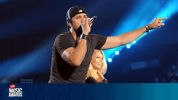 Luke Bryan Performs 'Country Girl, Shake It For Me' at 2011 CMT Music Awards