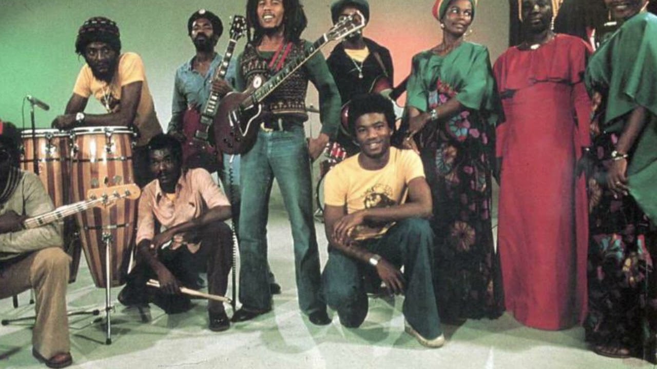 Bob Marley & the Wailers Three Little Birds Instrumental - YouTube