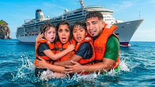 We Woke Up In The Middle Of The Ocean! 