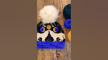 She wolf 🌘🐺 Duplicate stitch knitting 🧶#knit #knitting #yarn #knitpattern #duplicatestitch #wolf