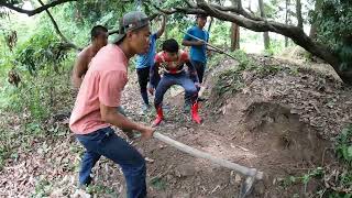 Spider-Man And Brave Hunter Catch 30 Ferocious Dragon Snakes