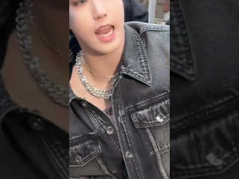It's so weird that they cropped Han out just because his tattoo showed for like 0.0001 seconds😭