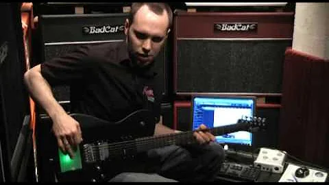 What guitar does Matt Bellamy use?