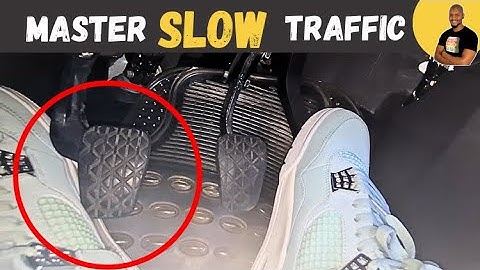 Leer hoe je een handgeschakelde auto kunt besturen in langzaam rijdend verkeer, inclusief heuvels