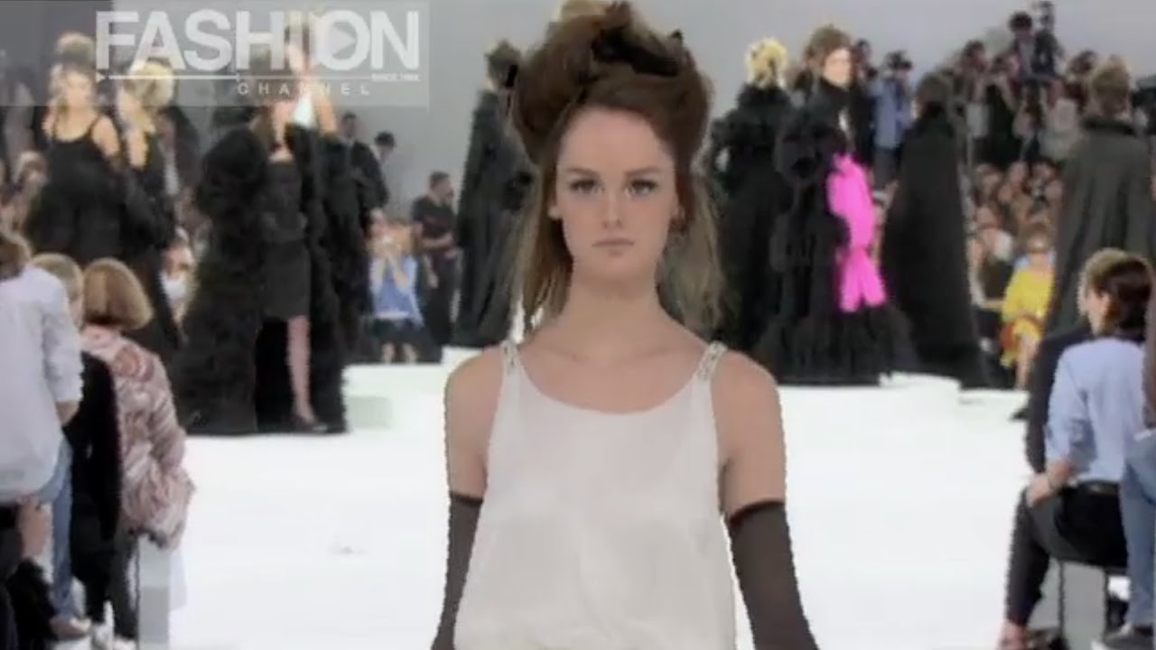 CHANEL Autumn Winter 2005 2006 Paris Haute Couture - Fashion Channel 