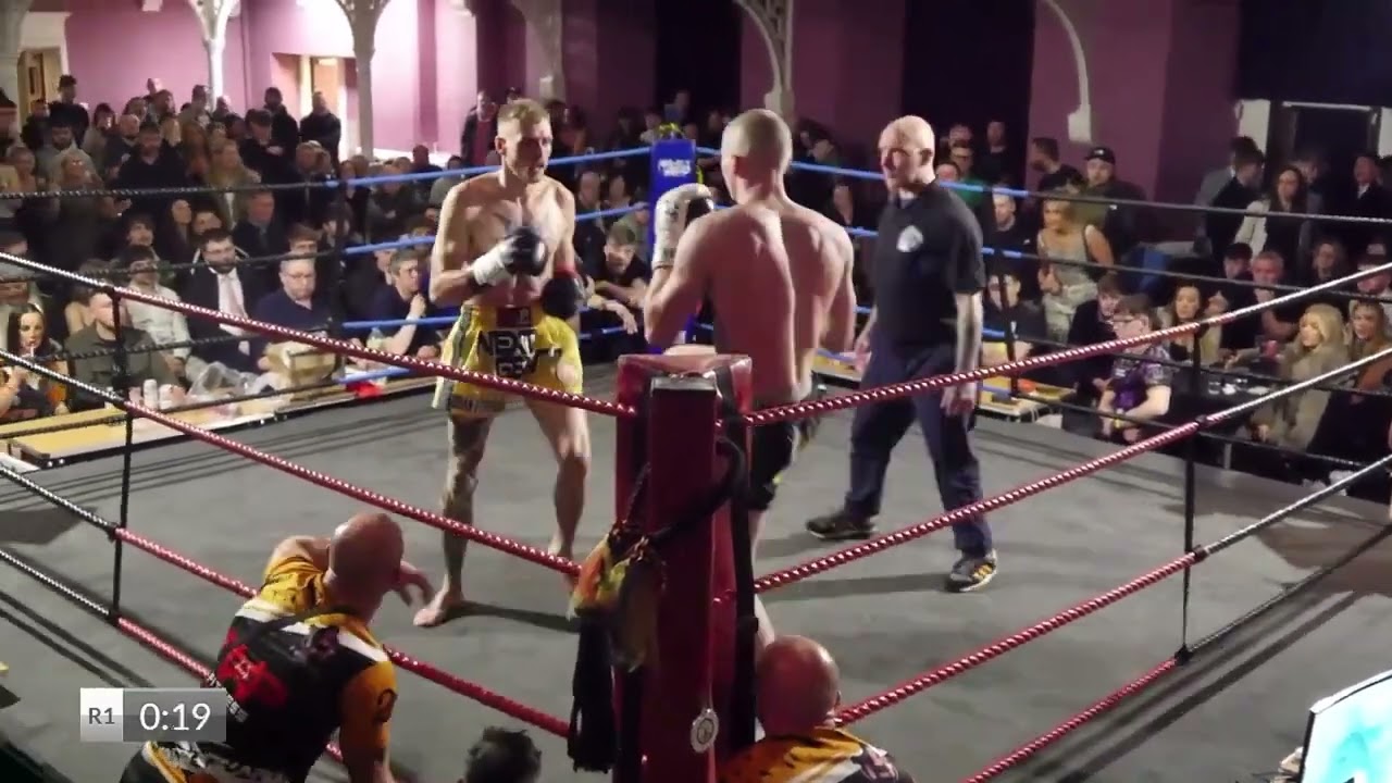 Max Burns vs Davie Murray