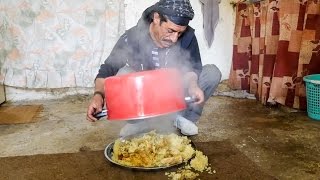 Arabic Food in Jordan - HUGE MAQLUBA (مقلوبة) Upside Down Chicken Rice Platter!