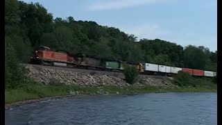 Bnsf On The Banks Of The Mississippi