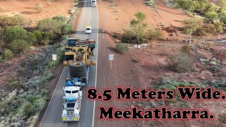 EPIC WIDE LOAD. 8.5 METERS Trucking Through Meekatharra. #bigrigs #oversize #australia