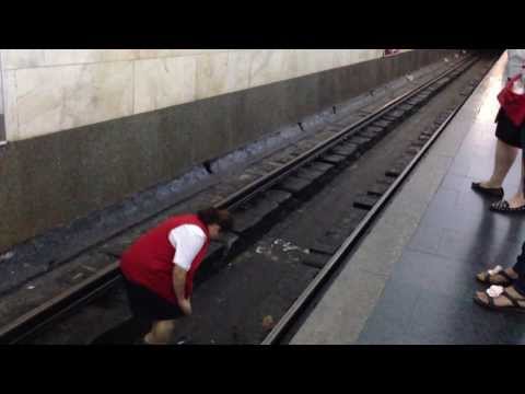 Video: Metro stansiyası 