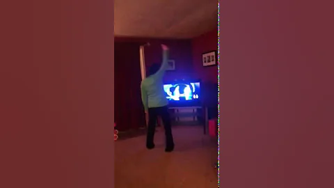 Annie Mackey dancin