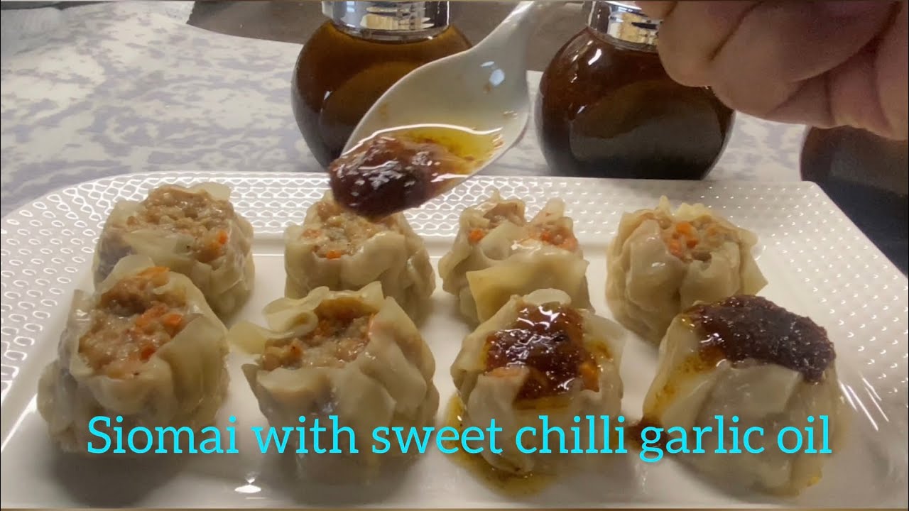 Siomai at sweet chilli garlic oil sauce pinag sama sa isang video, ang