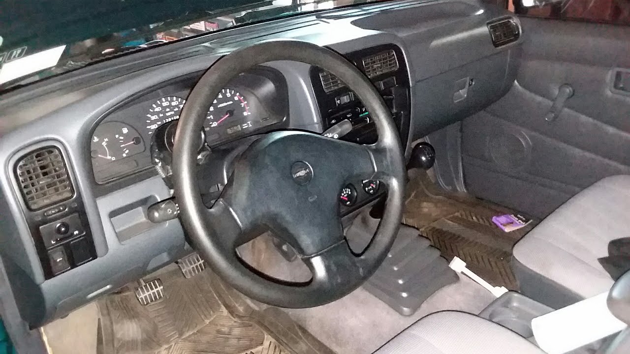 240sx S13 Steering Wheel in a D21 Hardbody [2019] YouTube