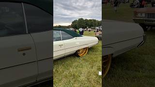 Donk got that pearl sitting on gold wheels#eyecandywhipz #bigrims #donks #carshow