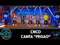 CNCO canta "Pegao" | The Noite  (15/11/19)