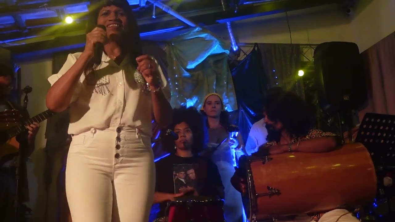 Dona Neuma e sua batucada na III Mostra da OCLAM n'A Casa do Zoto  @acasadevidro_pontodecultura ​