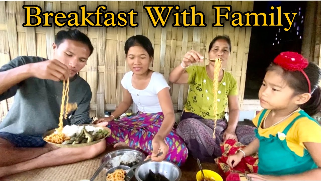 Jerry Cooked Food For Everyone || Breakfast With Family || Village Life Happy Life🥰