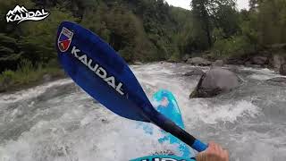 Kayak en Río Pangue, región Bio Bio, Chile.