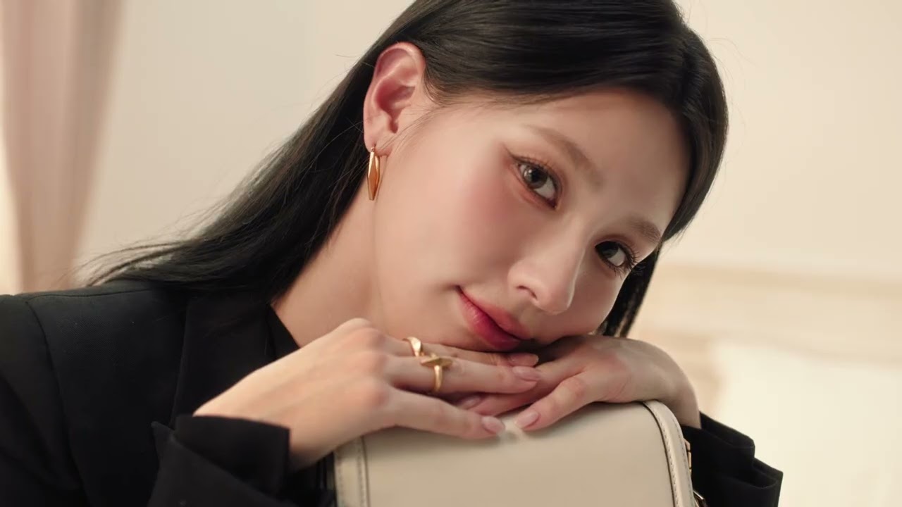 G)I-DLE ミヨン「JIMMY CHOO」とのグラビアを公開！抜群のビジュアル