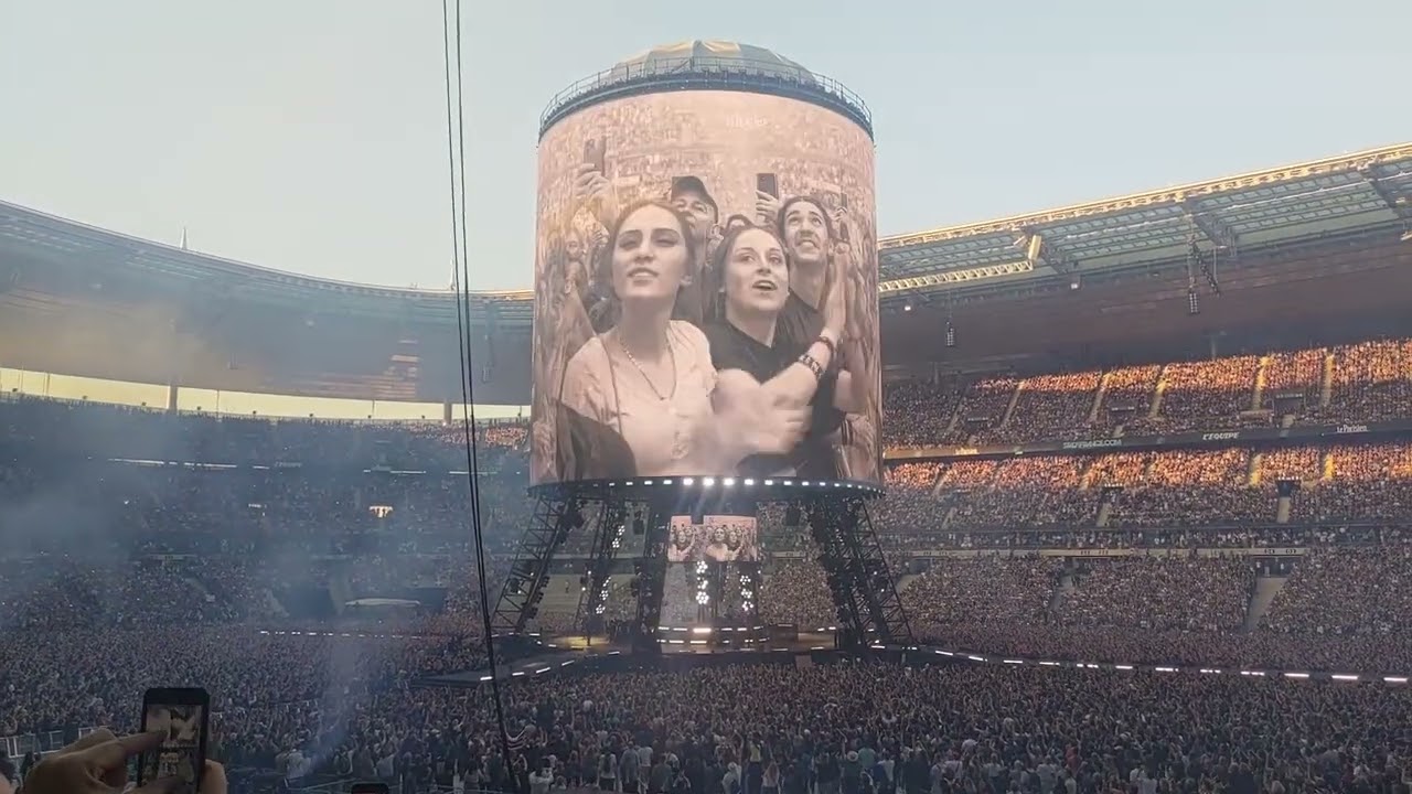 Intro + Nos Célébrations - Indochine - Central Tour - Stade de France 21/05/2022