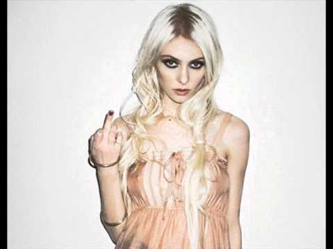 Video Blonde Rebellion