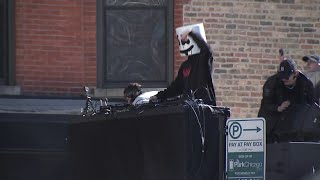 Marshmello performs surprise concert at The Wiener's Circle