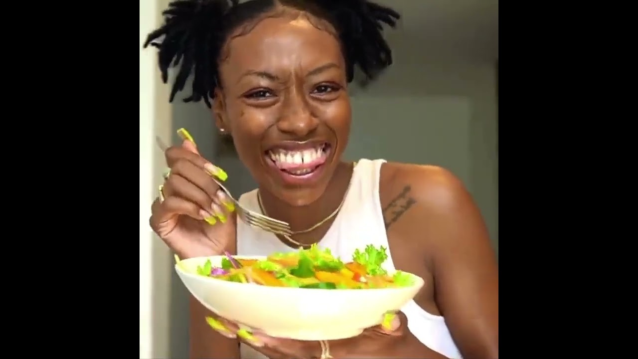 stan twitter: woman pretending to like her salad