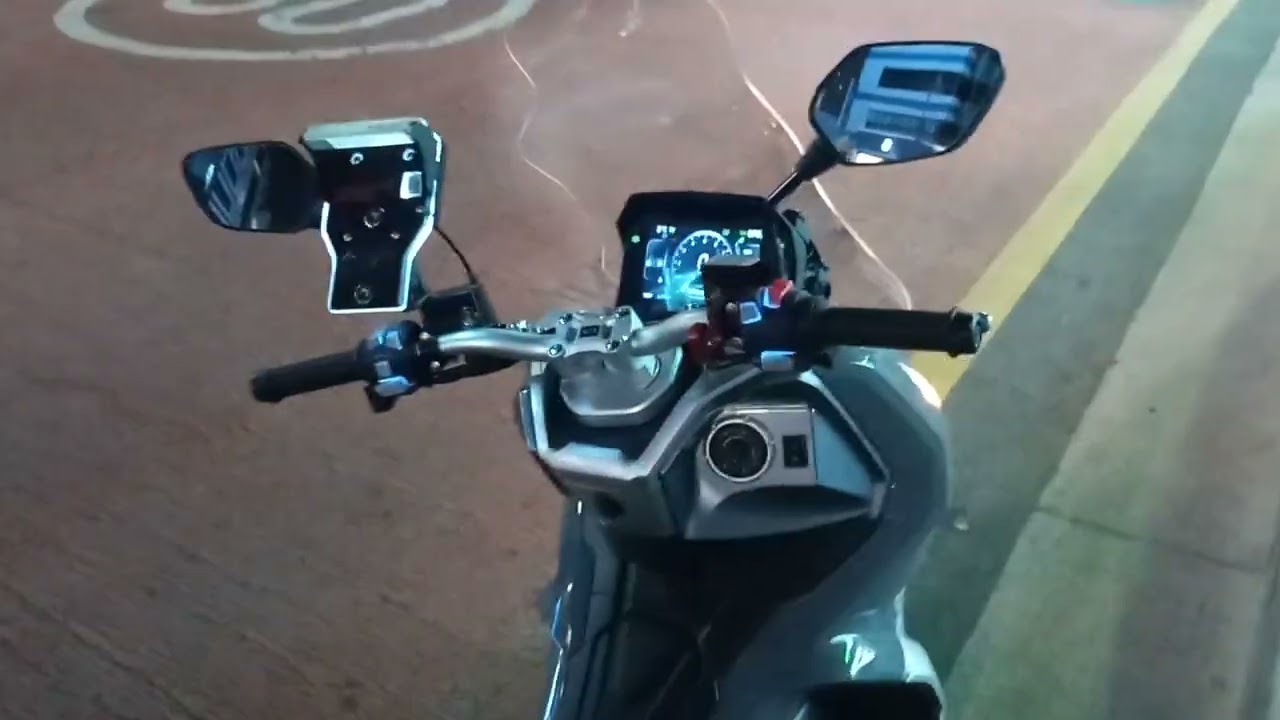 KR모터스 어드방 케이윈125 adv125 앞뒤 기본 블랙박스장착 스쿠터