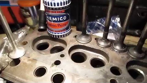 19. Triumph Herald 948 engine rebuild - Cylinder Head Rebuild 1