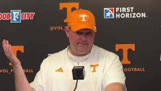 Detalles Tennessee HC Josh Heupel REACTS to Faizon Brandon Debut vs Furman, Gives Update to Injured Starter Noticias