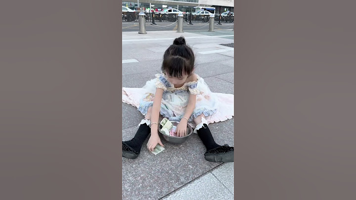 Three-Year-Old Daughter Sets Up A Stall To Earn Money To Buy Milk Powder! #cute #funny #comedy