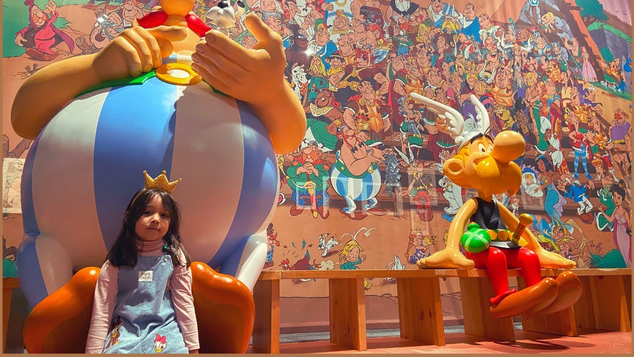 Con Axterix y Obelix en El Salón del Cómic. CaixaForum - YouTube