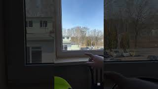 Tajemniczy Duch Widoczny Za Oknem