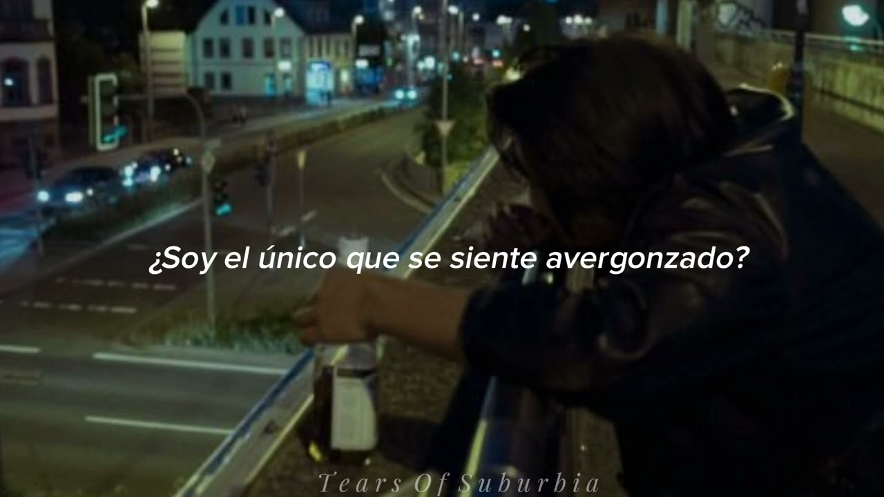 The replacements here comes a regular// Sub español