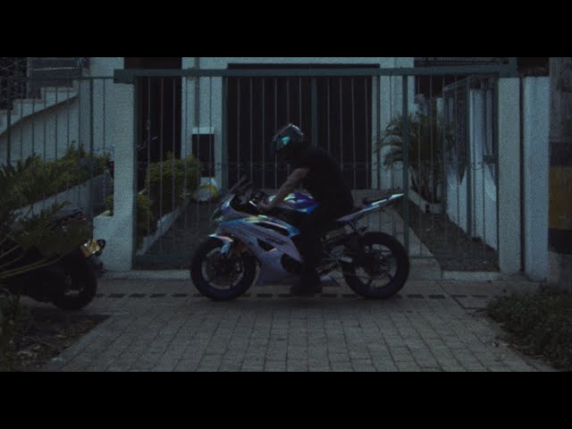 Watch Loco Escrito – RR (Lyric Video) on YouTube Watch Loco Escrito – RR (Lyric Video) on YouTube