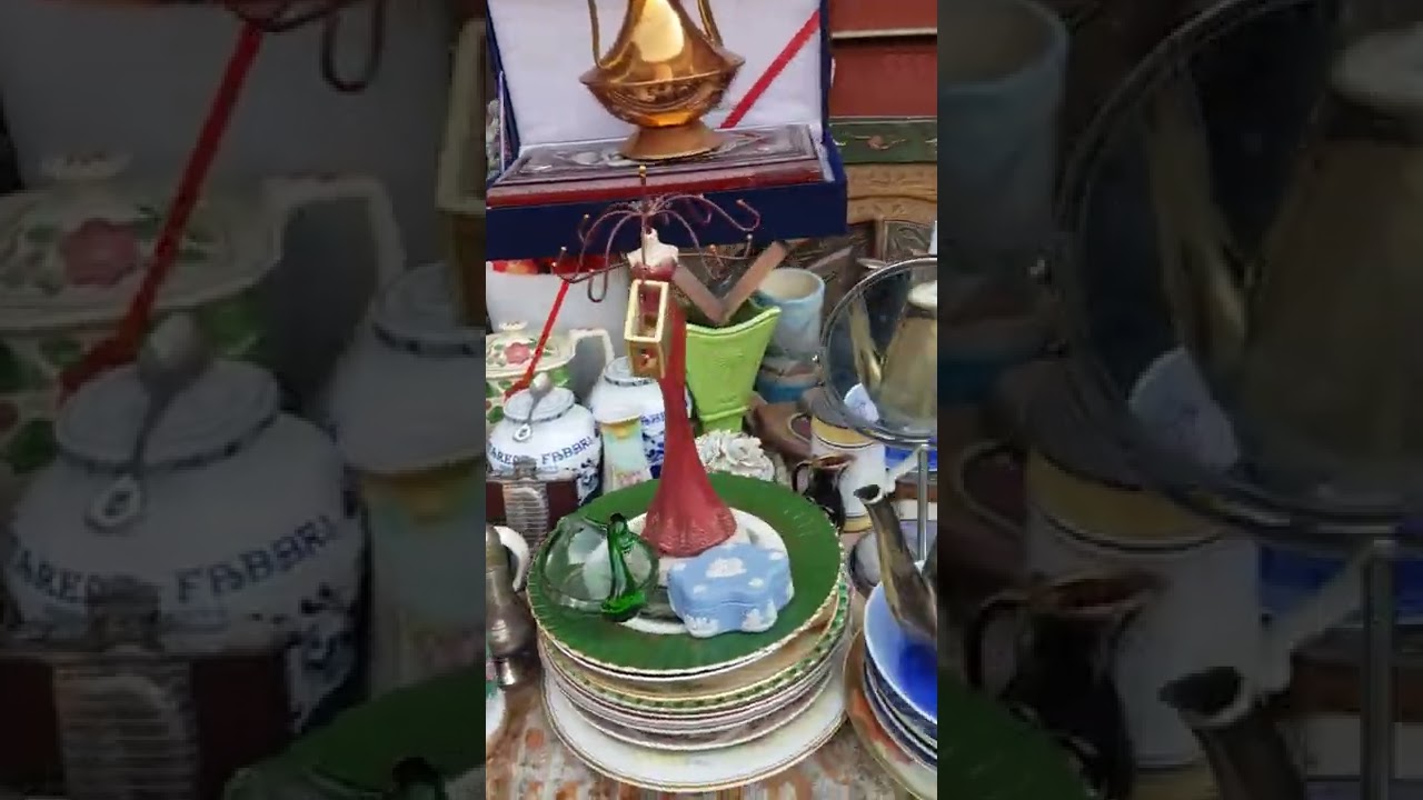 خان المدلل لبيع التحف والأنتيكات. شارع الرشيد مقابل ساحة الميدان