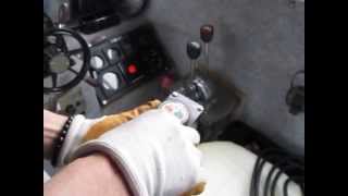 船ネットドットコムより　３連リモコンの始動風景